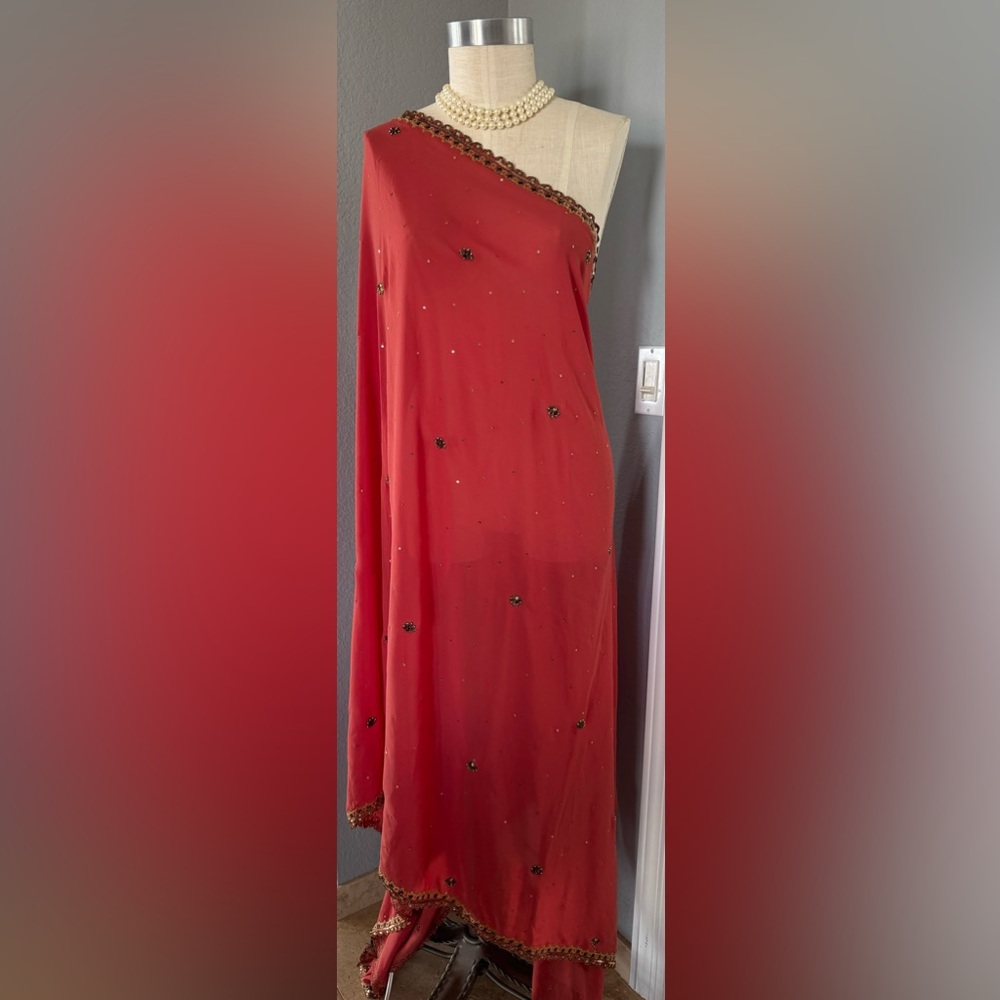 Red Embellished Women's Saree / Sari